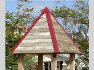1608-10 Wood Roof,