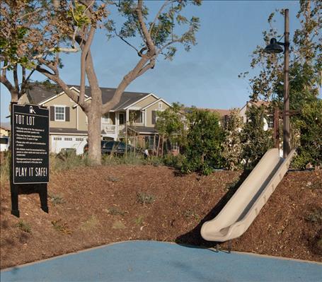 1650-51-EMB Embankment Slide Chute
