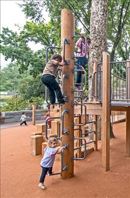Adventure Playground, Classic TimberForm Climbing Tree 1979-01-TF